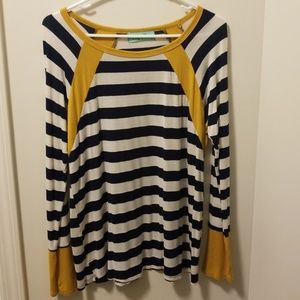 NWOT Filly flair womens tunic